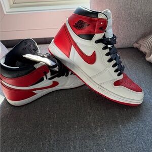 Nike Men's Black, Red, and White Sneakers